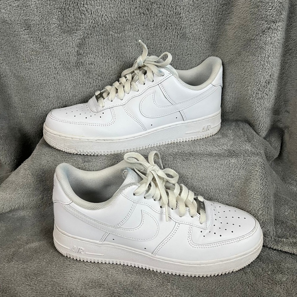 Nike Air Force 1 '07 Low-Top Sneakers Mens 9 White‎ Casual Versatile